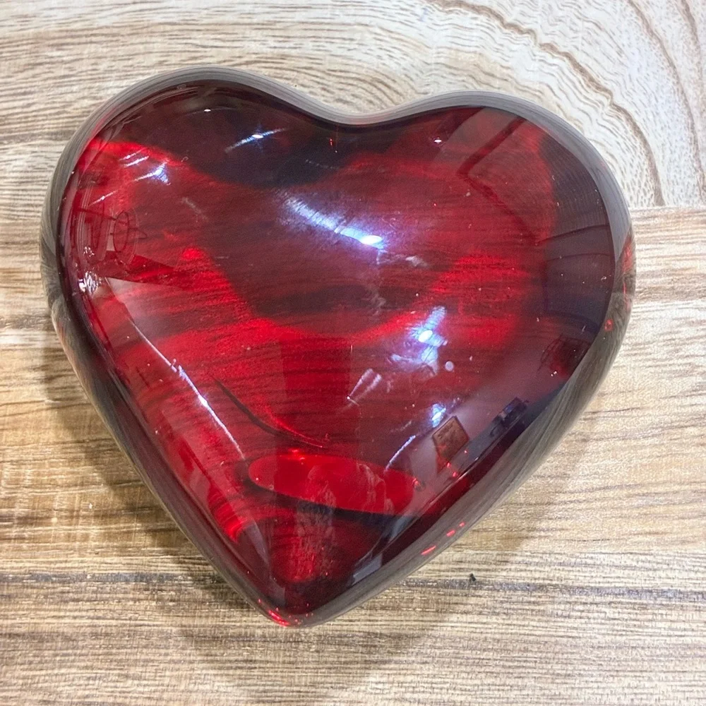 Red Heart Paperweight R.O.C. Made in Taiwan Valentine